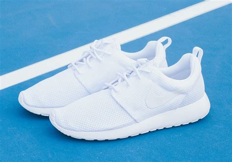 nike roshe run damen dunkelrot weiß|Amazon.com: Nike Roshe Women White.